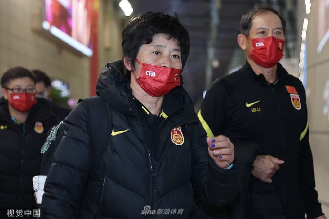 强而有力的戏剧性结构给了他一条清晰的表演思路，需要自然而然的传递出情感的复杂性